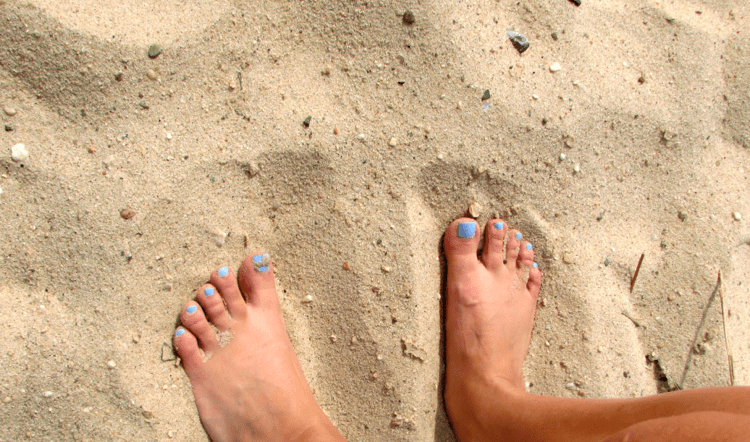 feet, pedicure, toes, missyonmadison, sand, beach, summer, blog, blogger, long island,