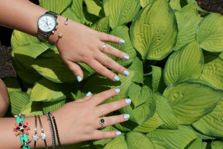 essie mani manicure bluemanicure nails nailpolish fashion fashionblog blog blogger style styleblog missyonmadison bling gold jewels jewelry michaelkors